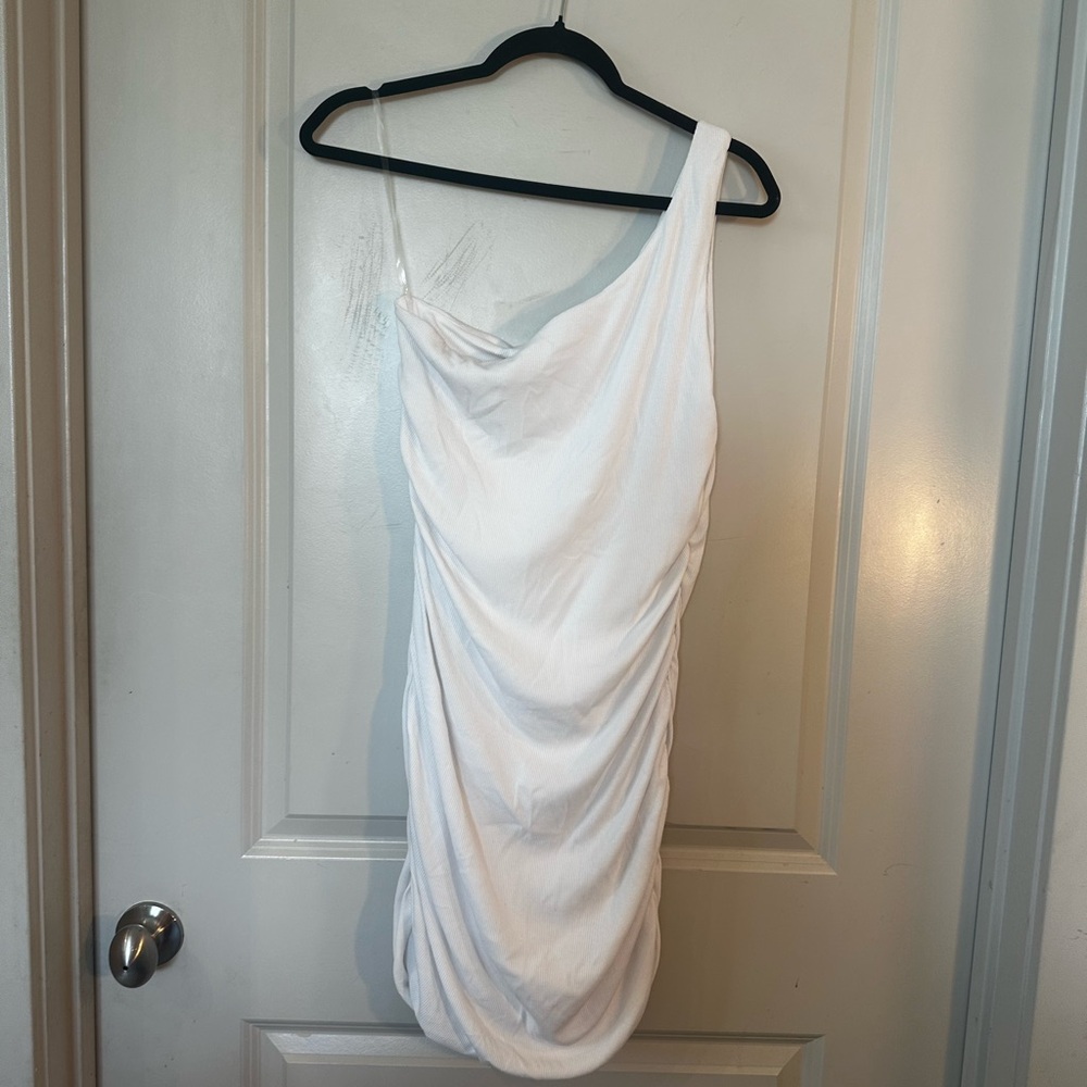 NEW Illa Illa White One Shoulder Ruched Ribbed Bubble Hem Dress, Large - Picture 2 of 8